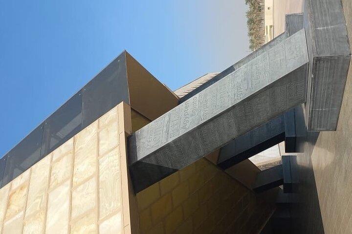 Pyramides de Gizeh, Grand Musée égyptien et déjeuner