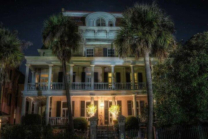 Die Death and Depravity Ghost Tour in Charleston