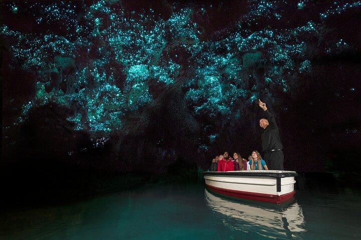 Privétour van Auckland naar Rotorua via Waitomo Caves.
