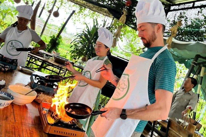 ホイアン料理教室＆ベスパ料理アドベンチャーツアー