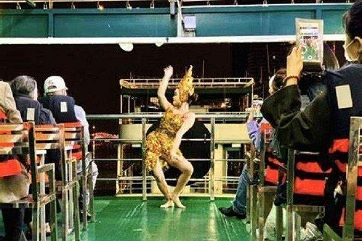 ダナンのナイトグルメツアーとハン川クルーズ（プライベート）