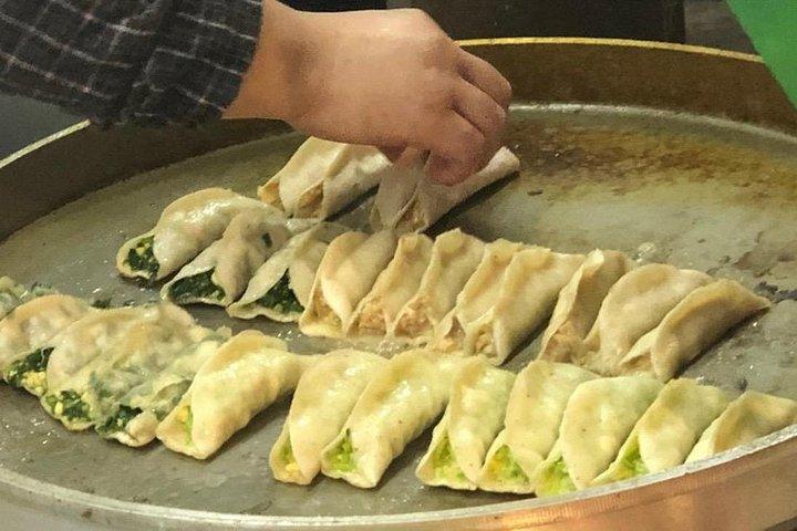 Combo Impression Sanjie Liu Show and Authentic Cooking Experience