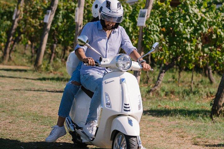 Vespa Self Guided Tour dans la campagne de Lucques