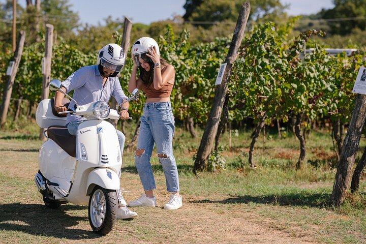Vespa Self Guided Tour dans la campagne de Lucques