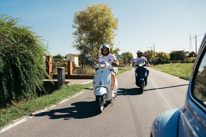 Vespa Self Guided Tour dans la campagne de Lucques
