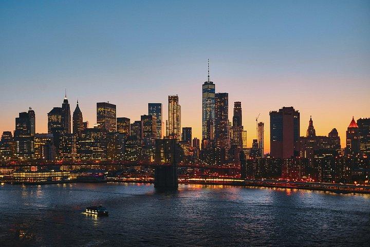 ダイカーハイツのクリスマスイルミネーションとNYCスカイラインビューバスツアー