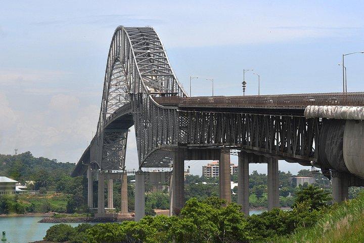 美しいパナマ運河ツアー-ビジターセンター＆カナルゾーン