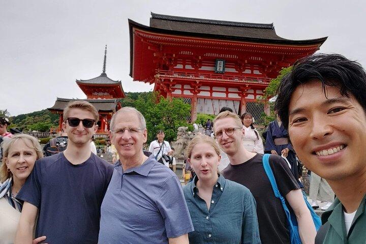 Promenade privée à Kyoto avec un ami local