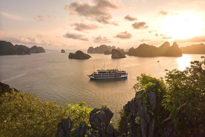 Le Journey Elegance - Baie d'Halong - Excursion multi-jours tout compris