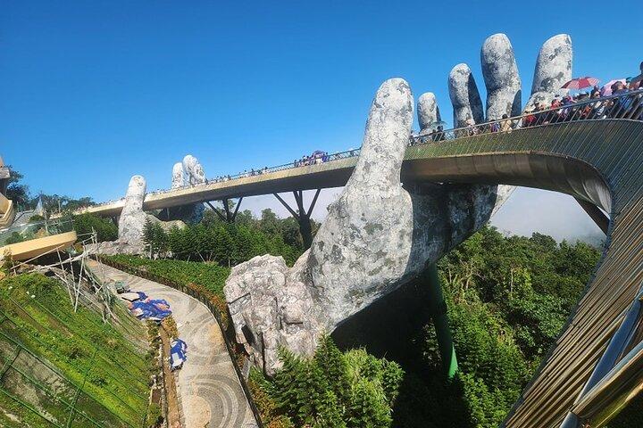 Trasferimento di andata e ritorno per Ba Na Hills - Golden Bridge tramite Hai Van Pass da Hue City