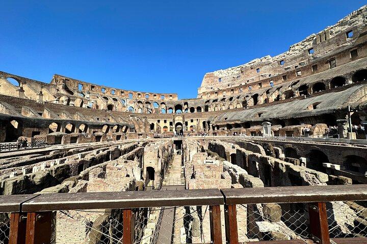 Rome Colosseum Arena Floor & Forum Visite guidée privée avec Maria