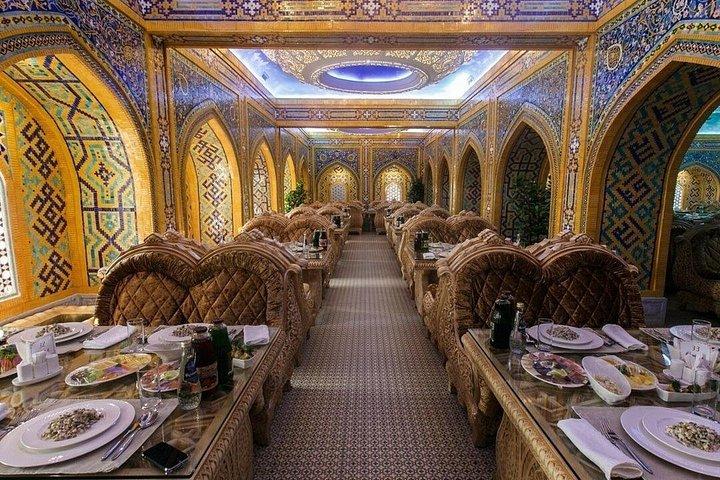 7 - ウズベキスタンのローカルとの日 : ブルードームから山へ