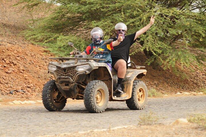 Tour di 4 ore in quad a Mindelo