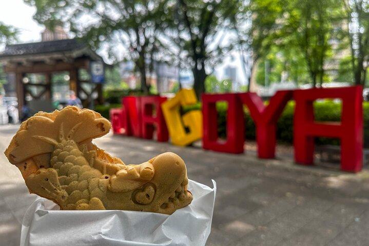 Tour a pie por Nagoya y comida callejera [grupo pequeño]