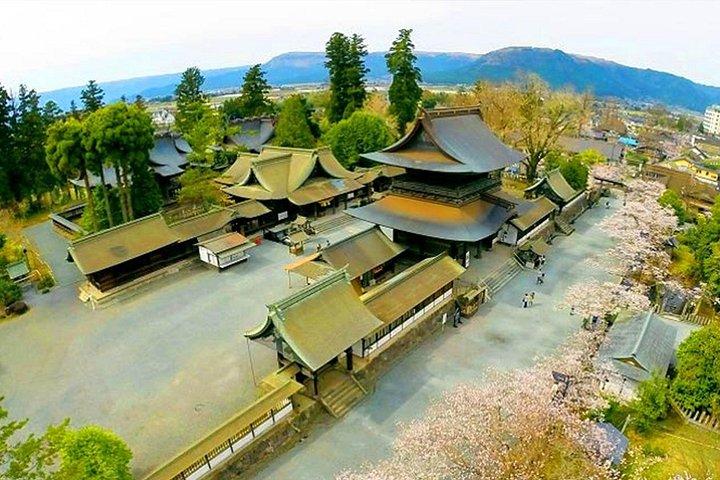 九州 : 阿蘇火山、草原、温泉、阿蘇神社日帰りツアー