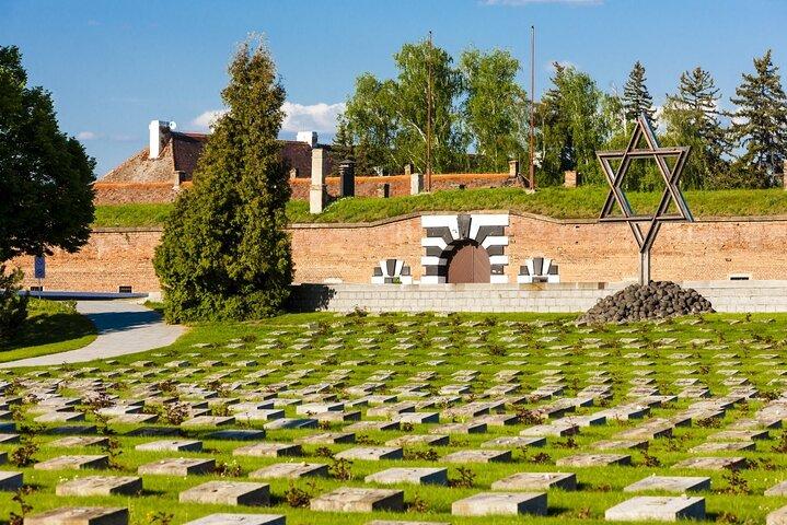 Excursão ao Memorial do Campo de Concentração de Terezín saindo de Praga