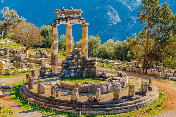 Private Luxury Tour: Delphi & Thermopylae – The 300’s Legacy