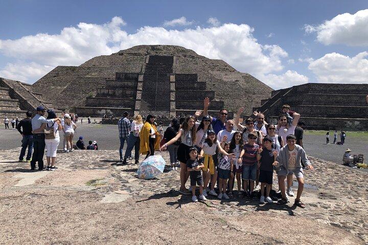 Privat tur: Teotihuacan-pyramiderne og Guadalupe-helligdommen med frokost