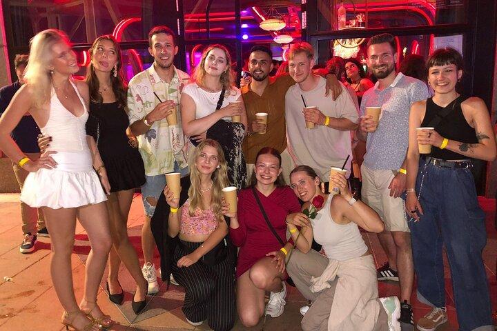 Största Bar Crawl i Barcelona