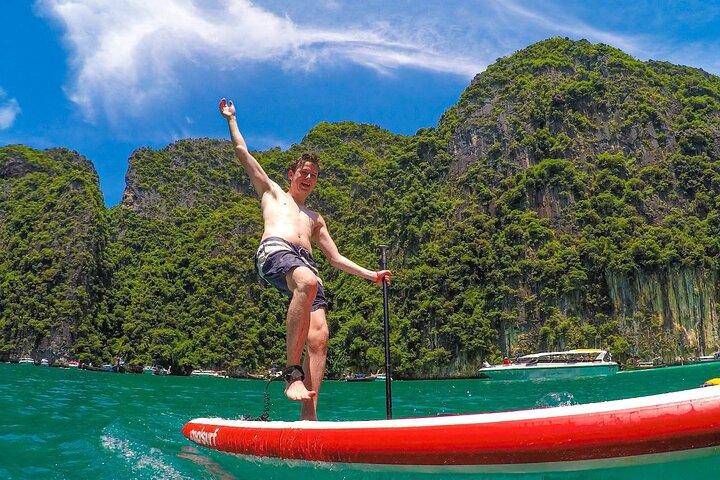 Excursão de um dia nas Ilhas Phi Phi e Khai Island a partir de Phuket em Speedboat