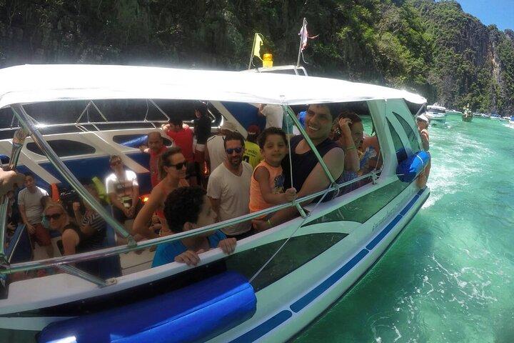 Phi Phi-eilanden en Khai Island dagtour vanuit Phuket per speedboot