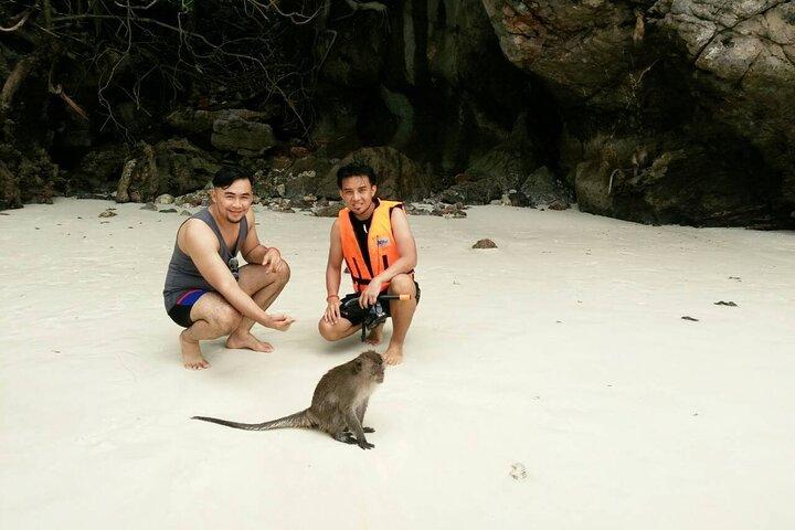 Phi Phi-eilanden en Khai Island dagtour vanuit Phuket per speedboot