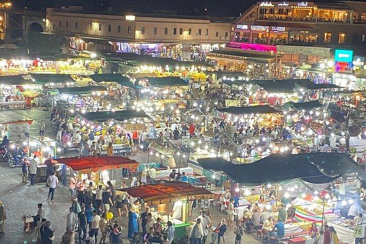 マラケシュの夜: メディナを巡る文化の冒険