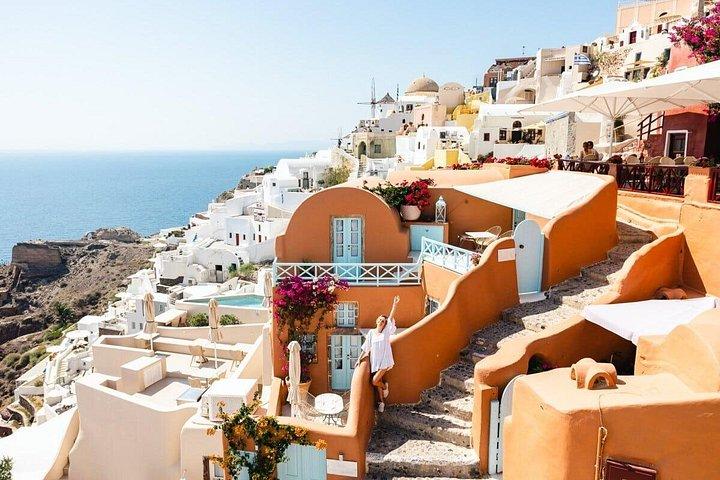 Santorini: The best 4-hours Sightseeing Private Tour!