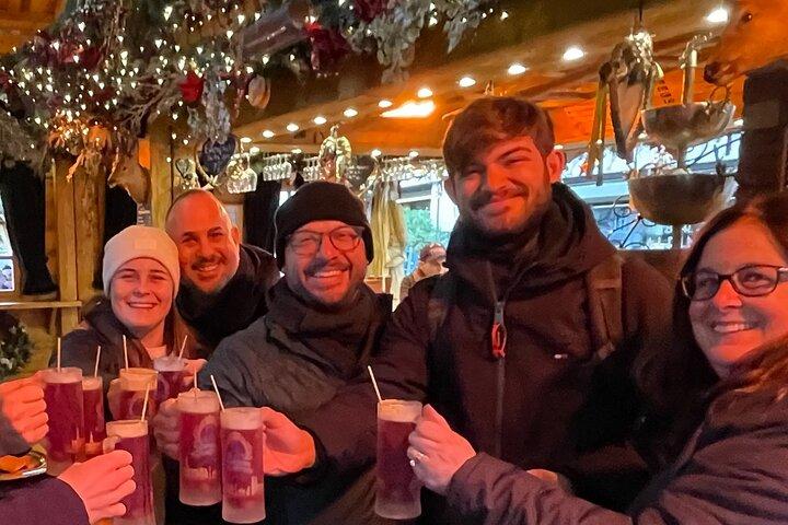 Recorrido original por el mercado de Navidad de Múnich con vino y comida festivos