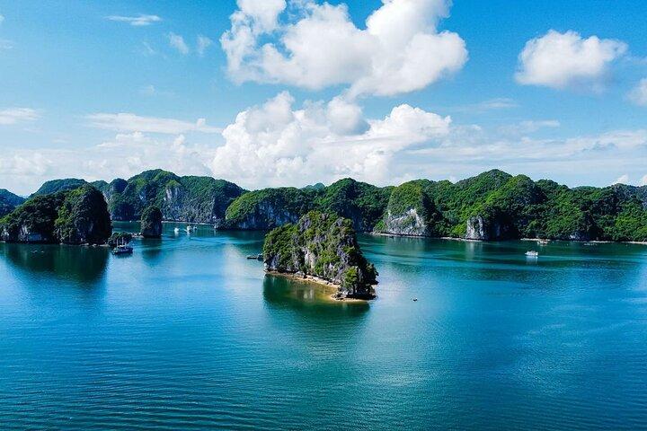 Halong and Lan Ha Bay 2-day Luxury Cruise from Hanoi