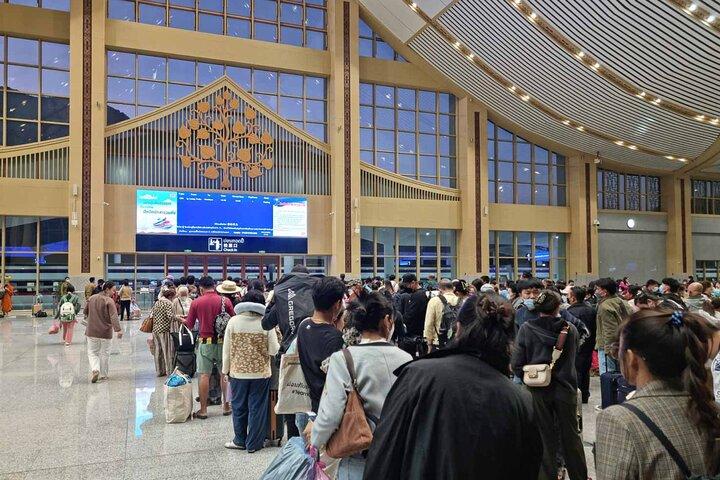 ラオス鉄道: チケットを簡単に-列をスキップ-心配ない