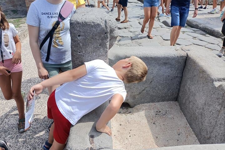 Skip the Line Pompeii Guided Tour For Kids and Families by Maria