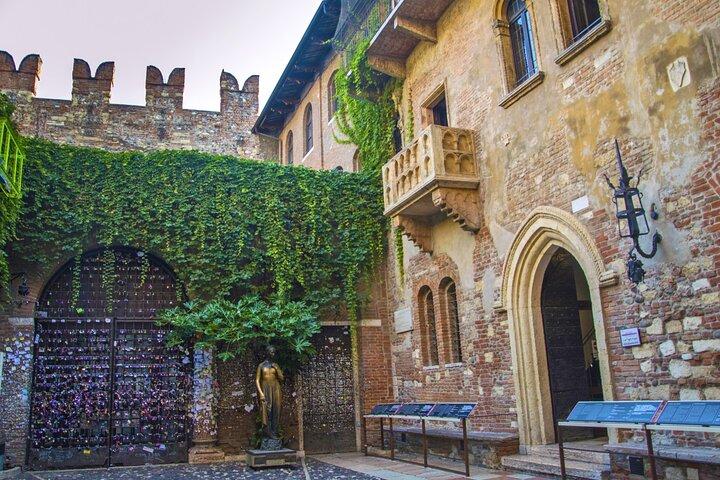 Visite privée de Vérone au départ de Milan avec visite de cave