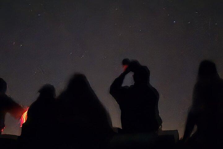 ロケ・ヌブロ山脈の夕日ハイキングと星空体験