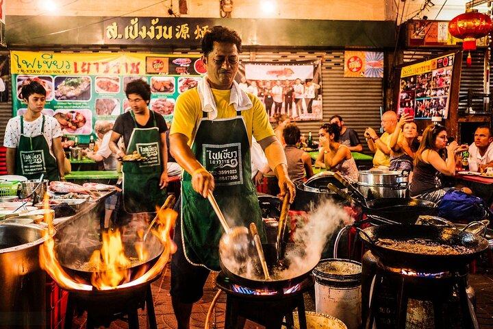 Excursão noturna em Bangkok: Chao Phraya Boat, Tuk-Tuk & Chinatown Food