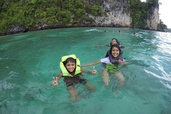 Phi Phi & Khai Islands Speedboottour vanuit Phuket met snorkelen