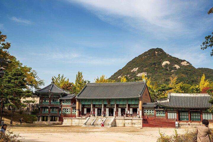 Gyeongbokgung Palace oder Bukchon Village Walking Tour