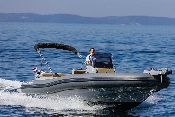 HVAR & 4 Islands PRIVATE BOAT TOUR