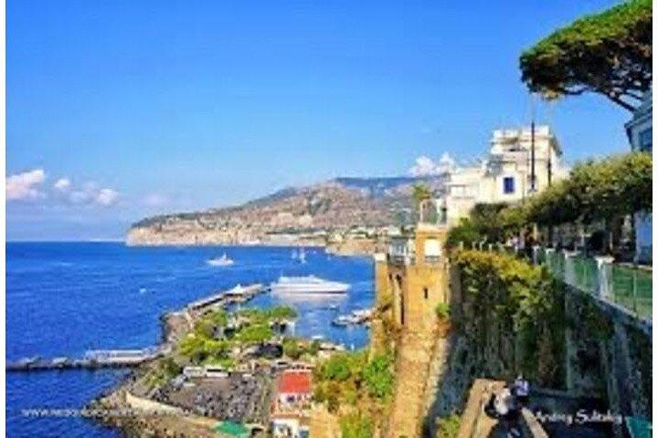 De la gare de Naples à Sorrente avec un arrêt de 2 heures à Pompéi