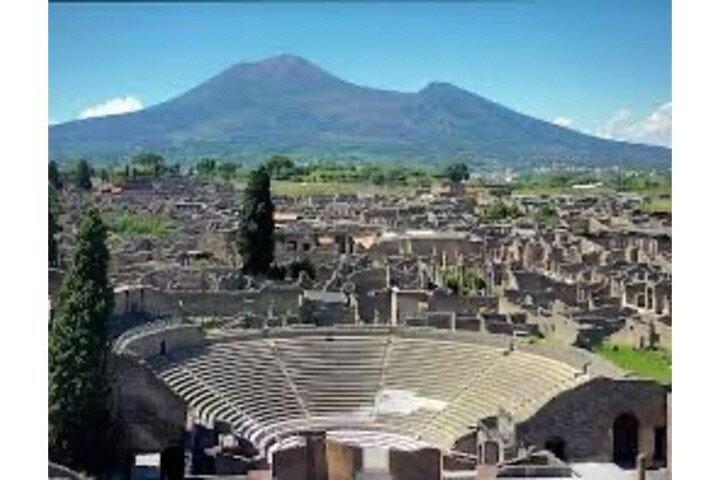 De la gare de Naples à Positano avec un arrêt de 2 heures à Pompéi