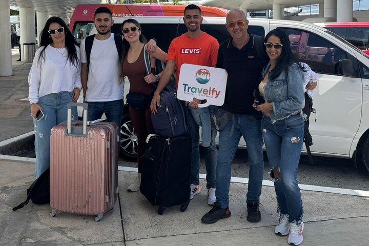 カンクン空港からバルセロ マヤ ホテルまでの専用送迎サービス