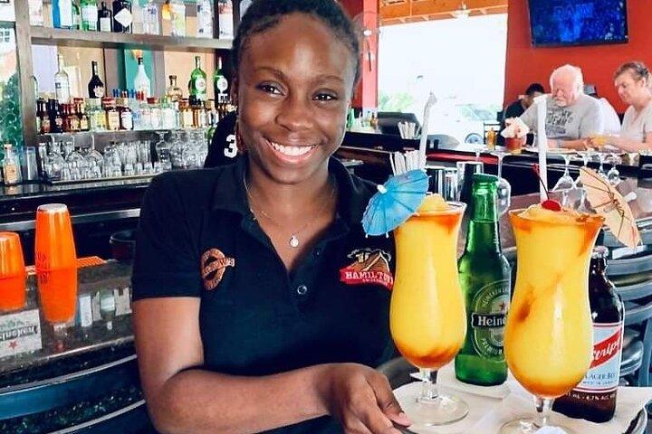 Passeio de bar e comida local na Jamaica