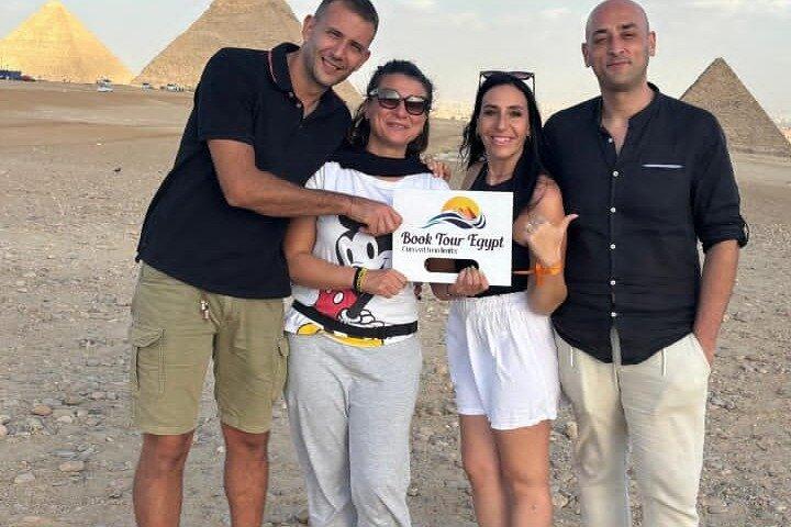 Excursion d'une journée à Charm el-Caire incluant le vol, les pyramides, le GEM ou le Musée antique