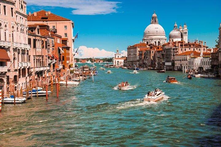Vormittags Venedig-Rundgang mit Gondelfahrt