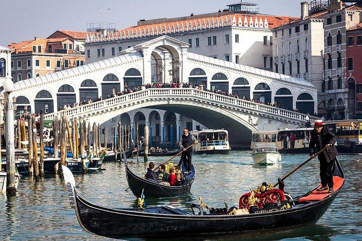 Private Gondelfahrt mit Serenade in Venedig
