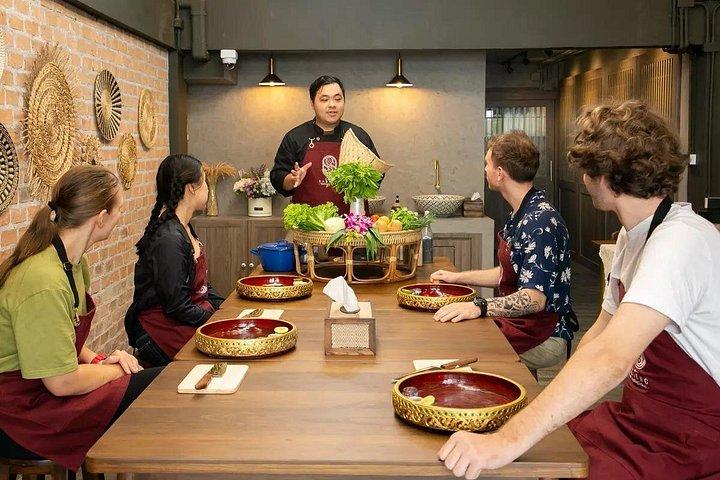 Bangkok Small-Group Thai Cooking Class with Market Visit
