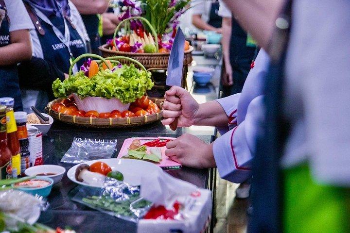 バンコク少人数料理教室（市場訪問とメニュー選択付き）