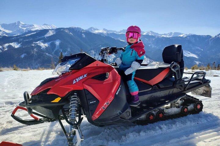 ザコパネナイトスノーモービル焚き火とクラクフからの送迎