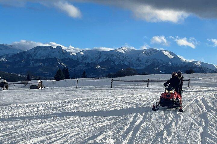 ザコパネナイトスノーモービル焚き火とクラクフからの送迎