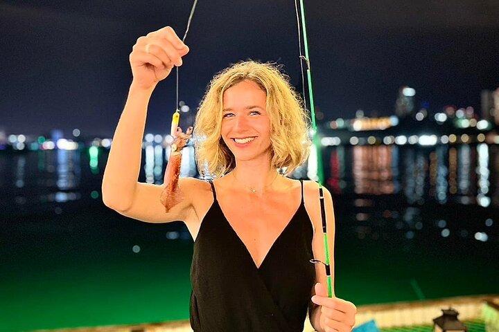 Pesca de squid exclusiva no Chic Floating Café de Pattaya